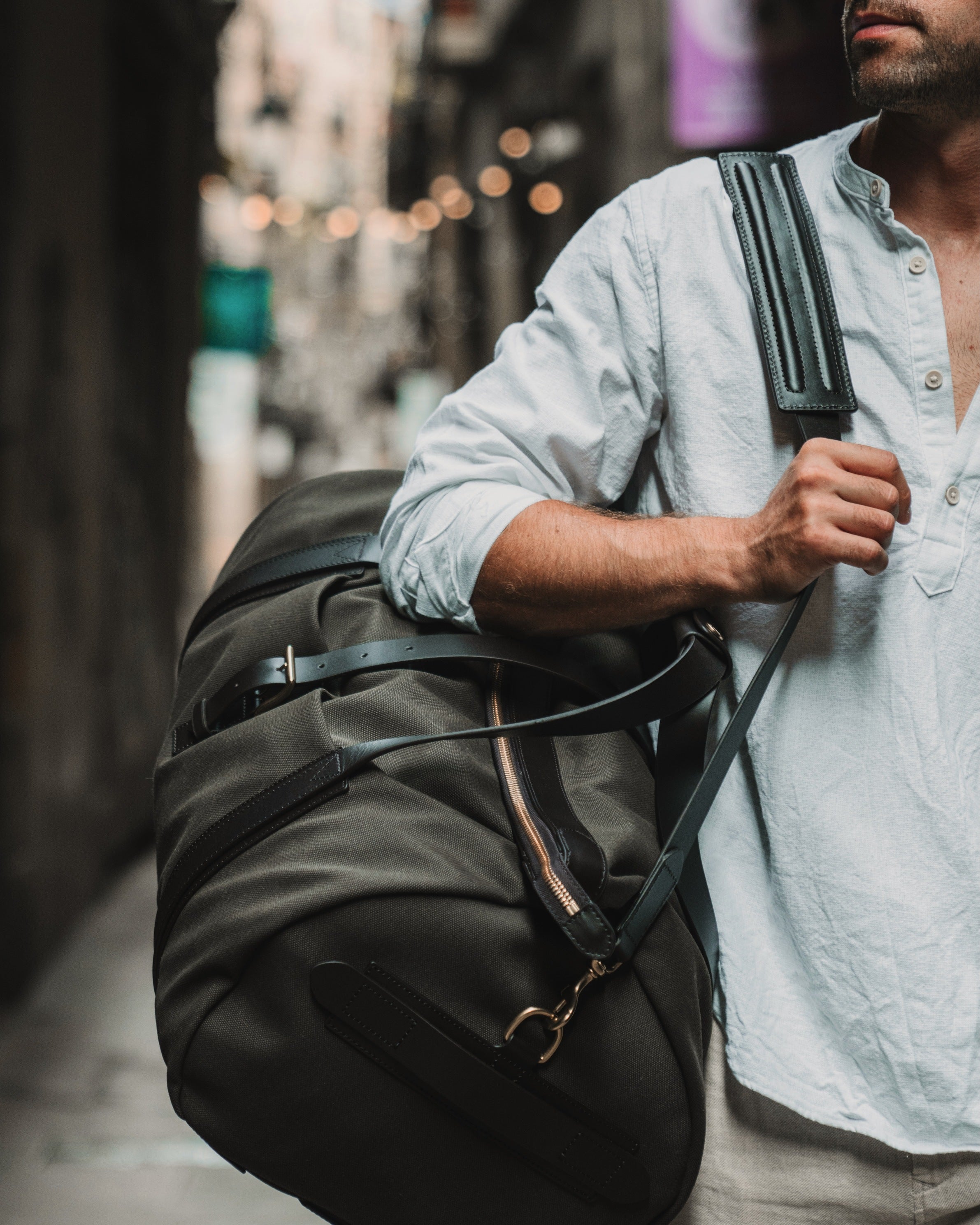 M/S Explorer, Army/Dark Brown – Long-Haul Canvas Travel Duffel | Mismo